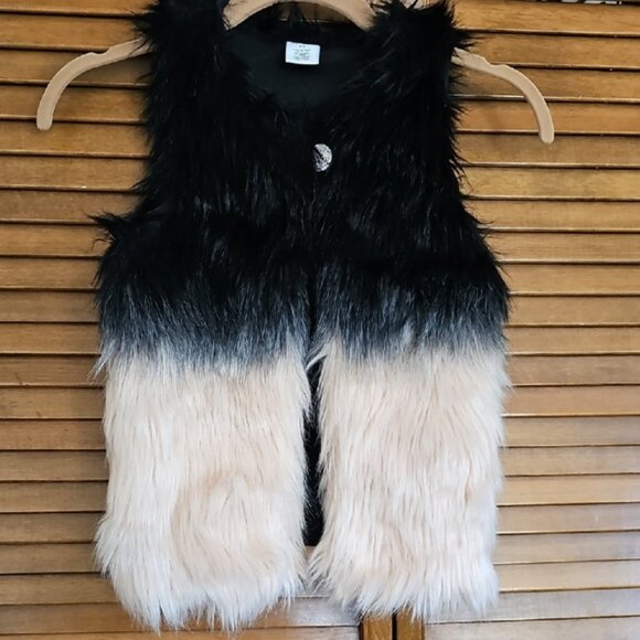 Okie Dokie vegan Faux Fur Vest in Black and Cream 5T - Picture 8 of 8